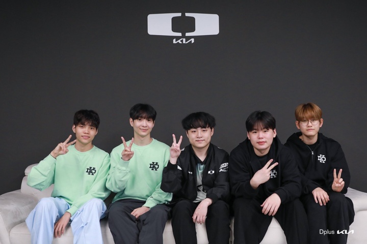 DK公布2026首发阵容合照