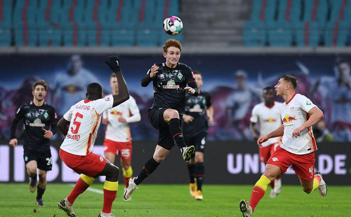 那不勒斯实力是否被高估?意甲豪强对决全方位解析:那不勒斯VS AC米兰