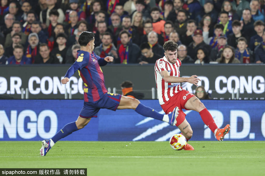 西甲战术解析:胡安·马丁内斯执法巴萨与塞维利亚的悬念与挑战