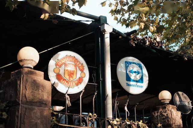 罗马诺实锤!曼联抢托纳利藏三大妙招,天价中场并非遥不可及